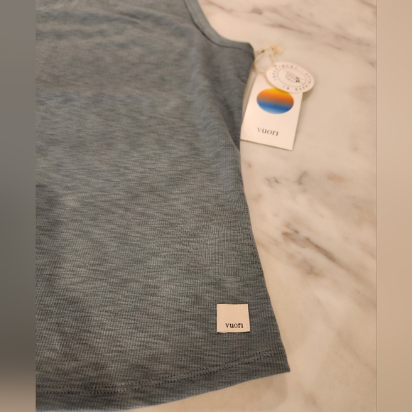 Vuori Sunrise High Neck Tank top XL workout, athletic, athlesieure,  yoga NWT - Picture 8 of 9